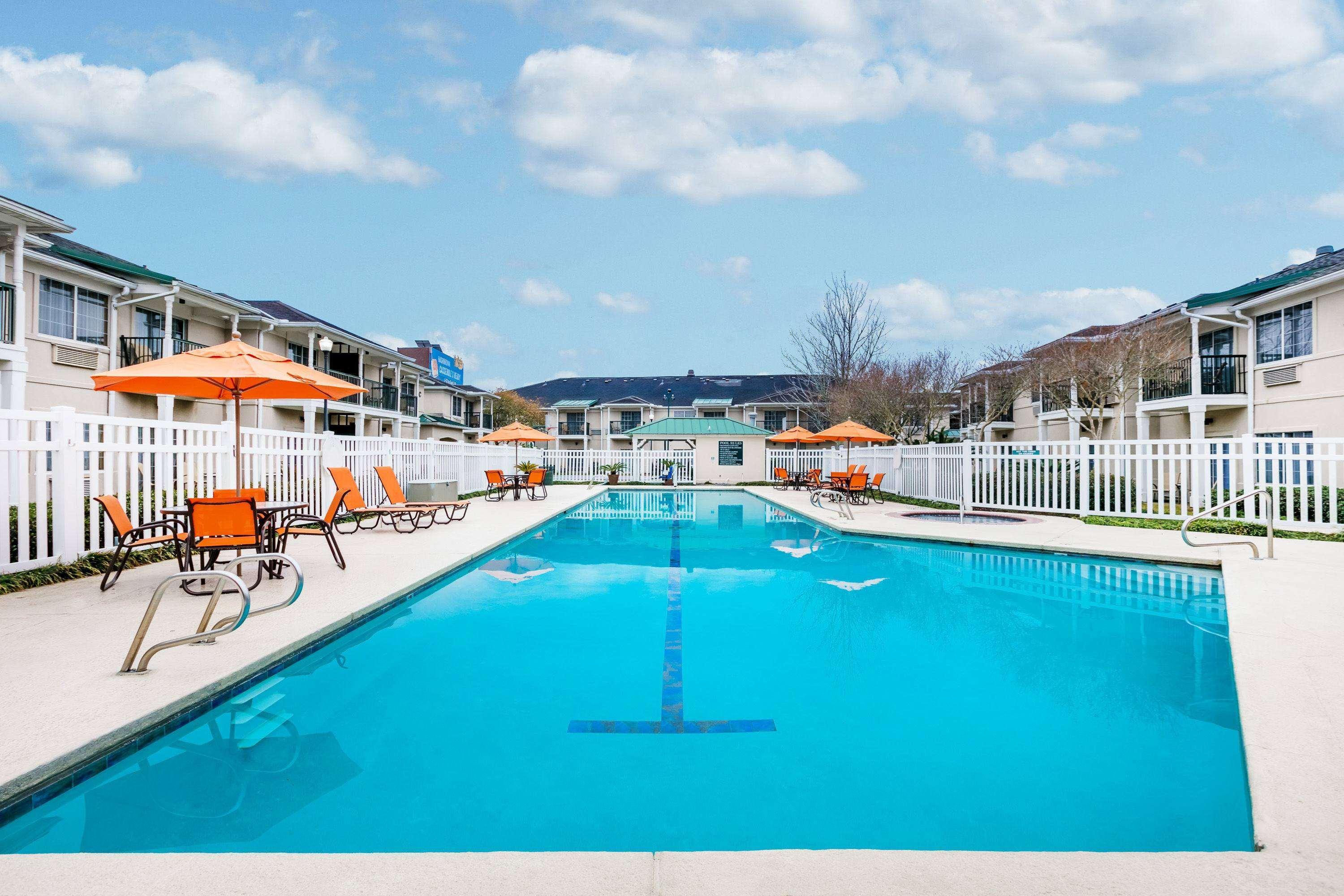 Richmond Inn And Suites Baton Rouge College Drive ภายนอก รูปภาพ